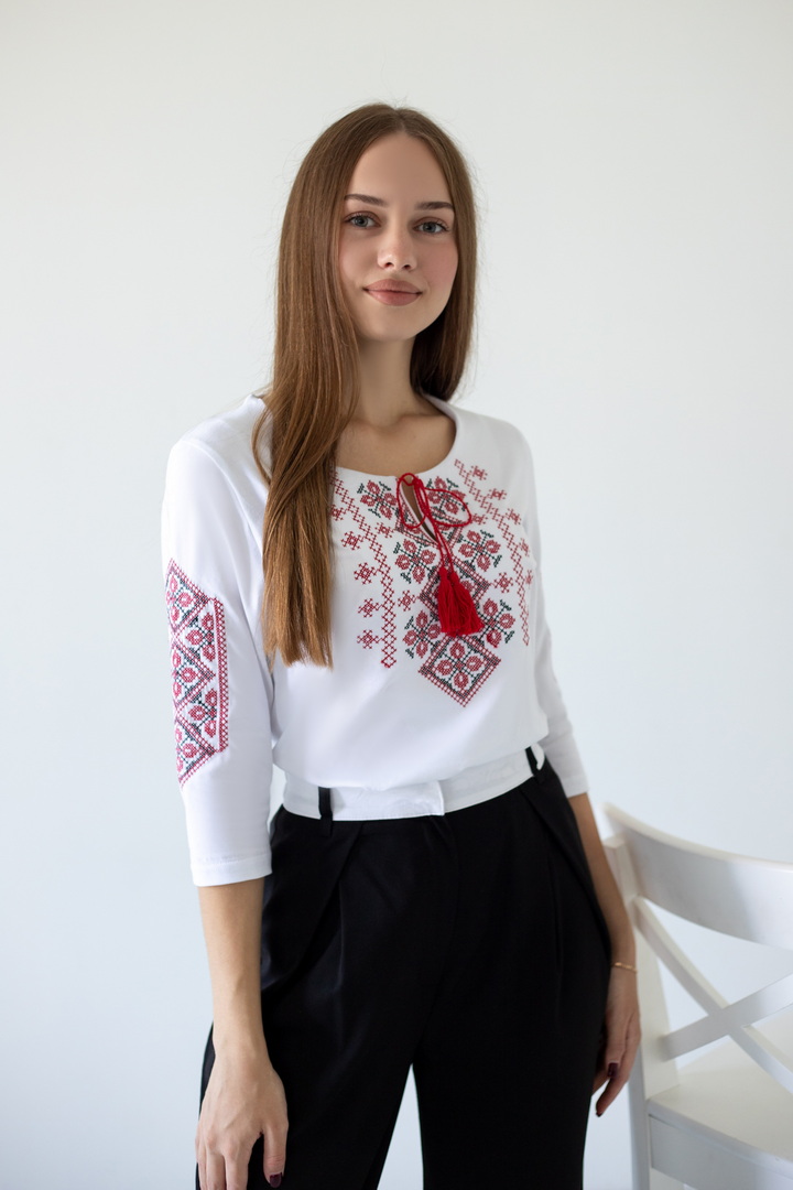 Вишиванка жіноча